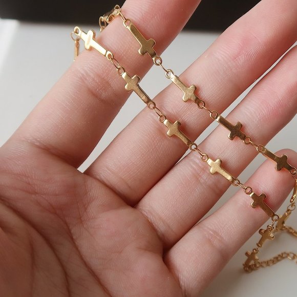 #NEW 18K Gold Plated Cross Choker Necklace - Picture 7 of 8
